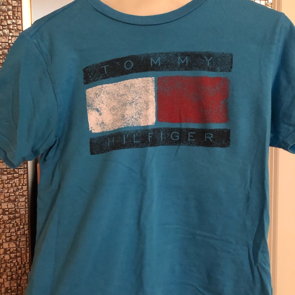 Tommy Hilfiger Tee!!